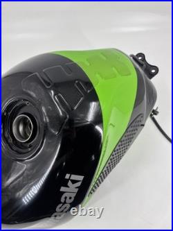 2001 KAWASAKI ZX 600 J 2000-2001 Fuel Tank & Tap