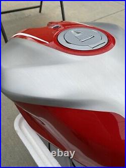 2014 Ducati 1199 R Panigale Fuel Tank R S Base 12-17 899 1299 aluminum gas tank