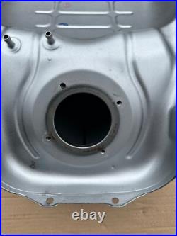 YAMAHA MT-09 SP MT09SP Fuel Tank Petrol Tank B7NY24100004 DENTED OEM 2021